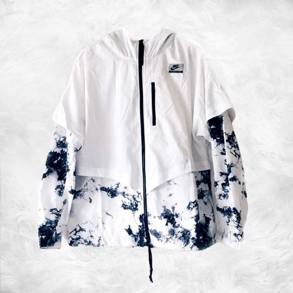 nike international windbreaker